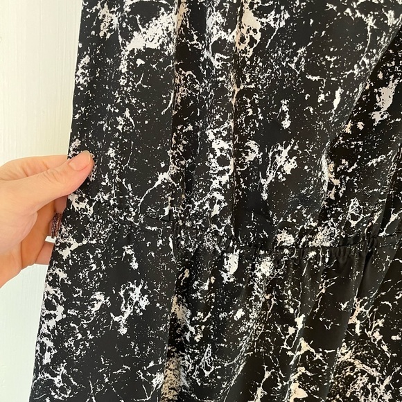 MICHAEL Michael Kors Black and White Midi Dress - Picture 5 of 8